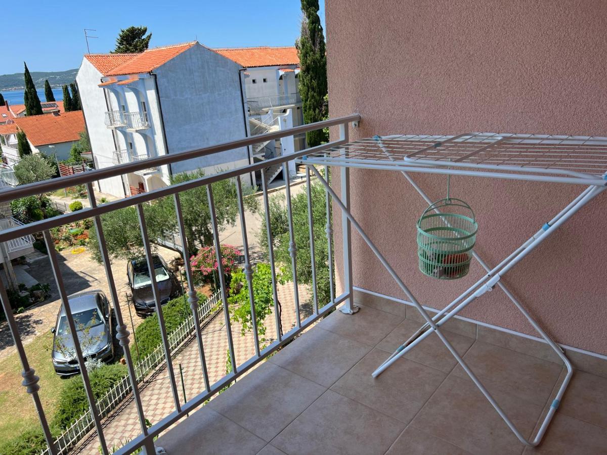 Apartmani Roje Sveti Filip I Jakov Eksteriør billede